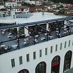 Portik 4*