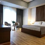 Portik Hotel 4*