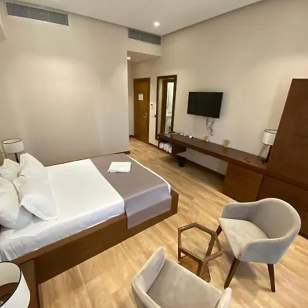 Portik Hotel 4*