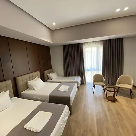 Ξενοδοχείο Portik 4*