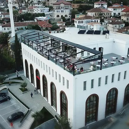 Portik Hotel 4*
