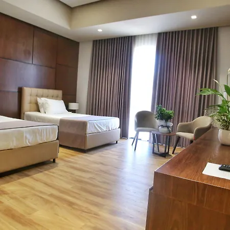 Portik Hotel 4*