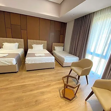 Portik 4*