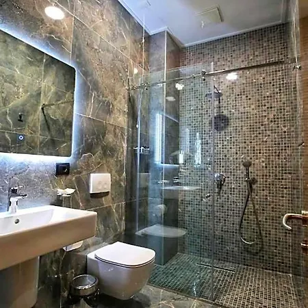 Portik 4*