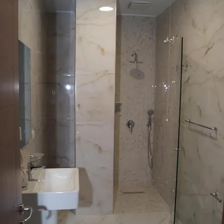 Portik מלון בראט